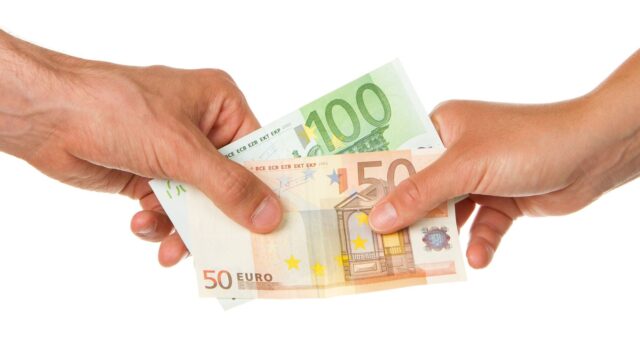 Afbeelding behorende bij Goedkoop tanken en fatsoenlijk rijden. Zo niet? Bijbetalen! 